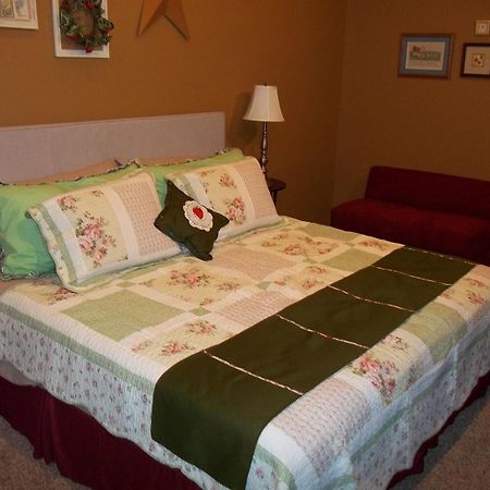 Tin Brook Bed & Breakfast Walden Room photo