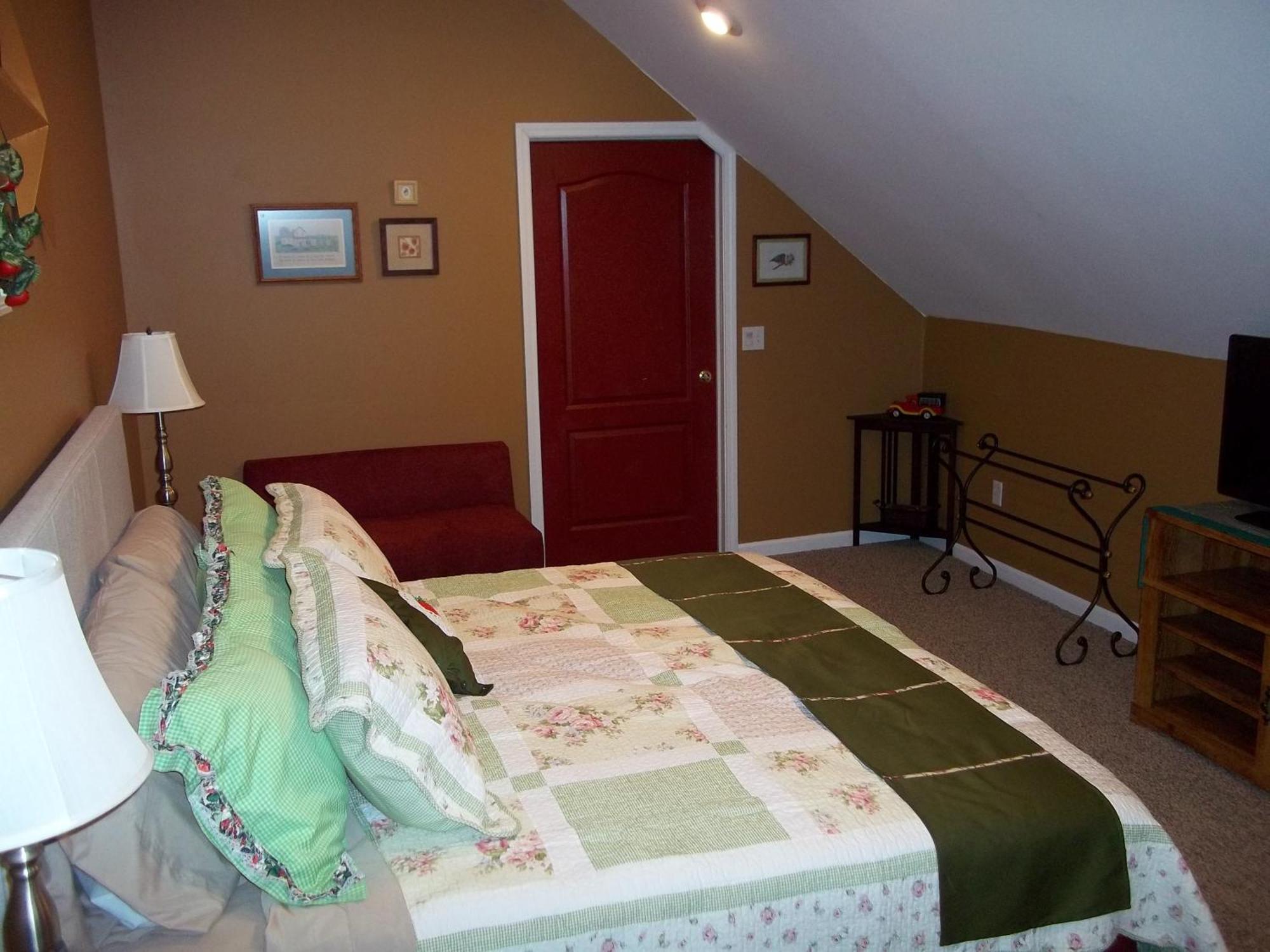 Tin Brook Bed & Breakfast Walden Room photo
